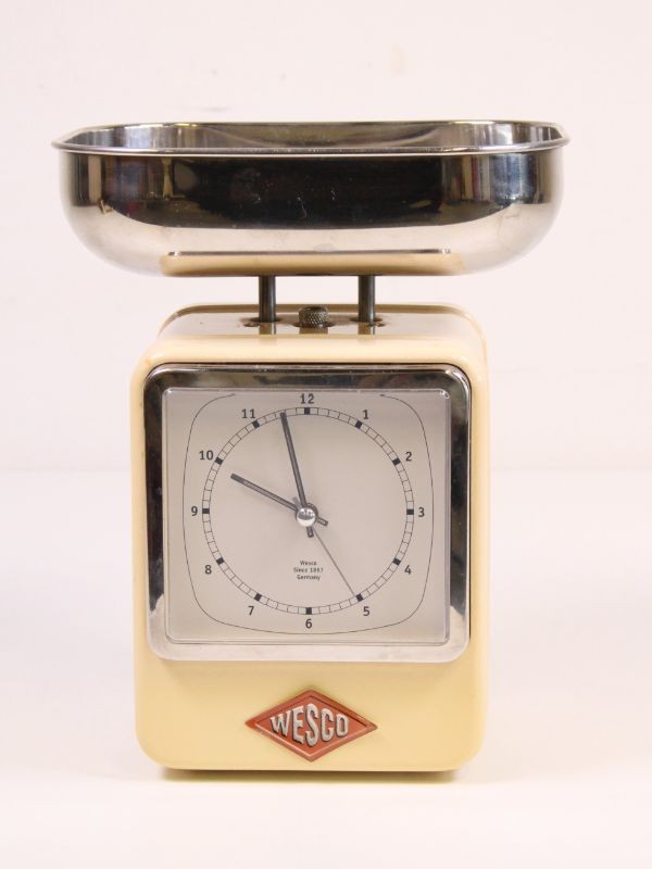 Doe alles met mijn kracht Hubert Hudson passie Vintage keukenweegschaal + klok - Wesco Germany - De Kringwinkel