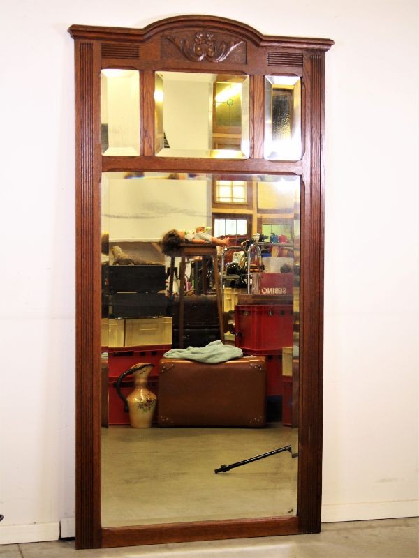 fout trog deken Grote, antieke spiegel met houten omranding - De Kringwinkel