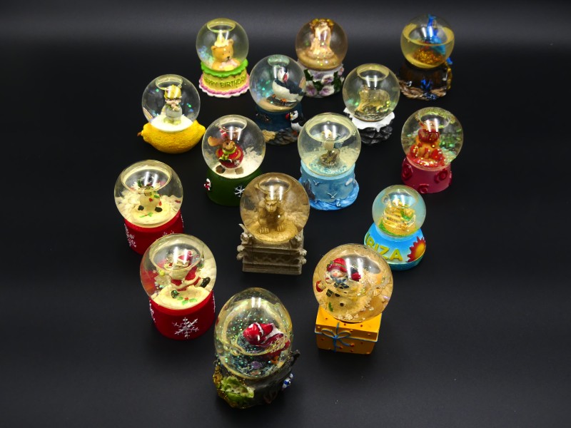 Lot Snow globes