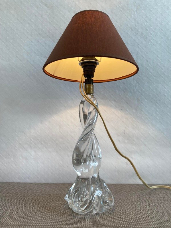 Hoge blootstelling Matron Afwezigheid Tafellamp met een glazen voet en bruine kap - De Kringwinkel