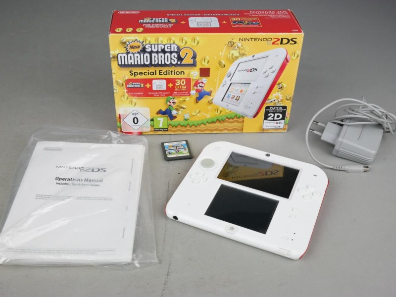 Nintendo 2DS + Super Mario Bros