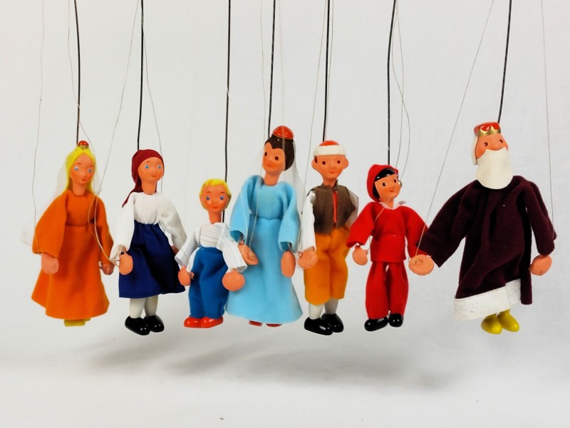 Set van 7 kleine marionetten