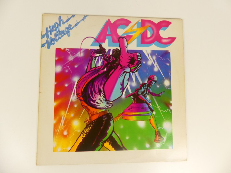 AC/DC - High Voltage LP eerste Cover 1976