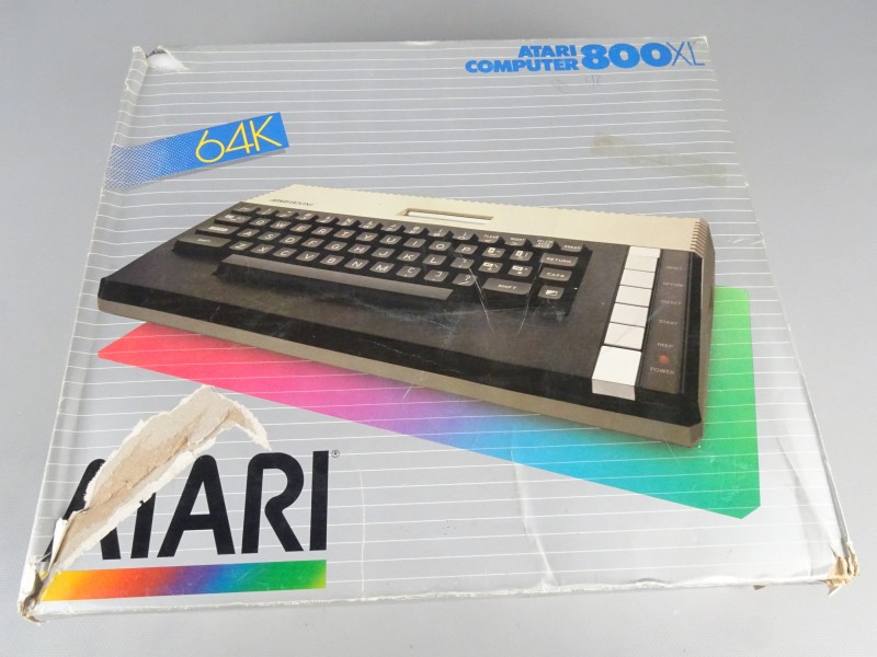 Atari computer 800XL 64K.