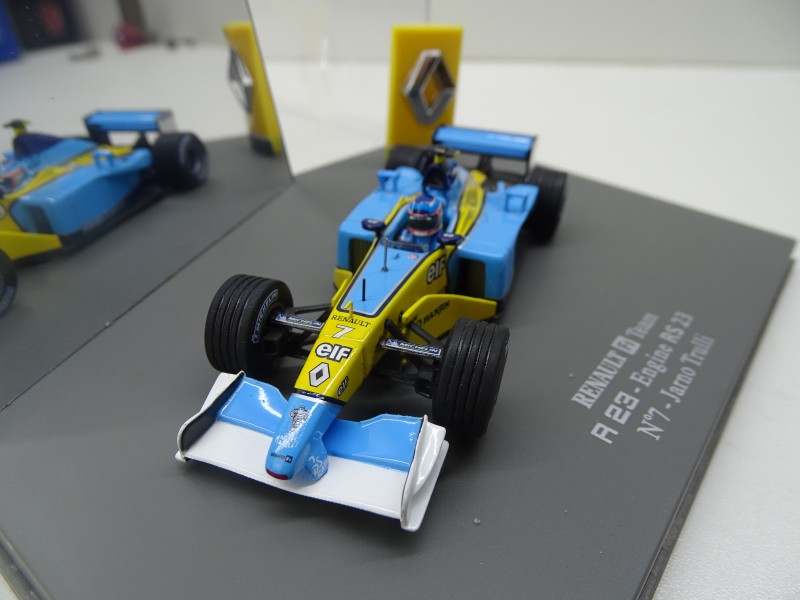 Schaalmodel: Renault F1 Team, R23 , Nr7 J. Trulli, 2003