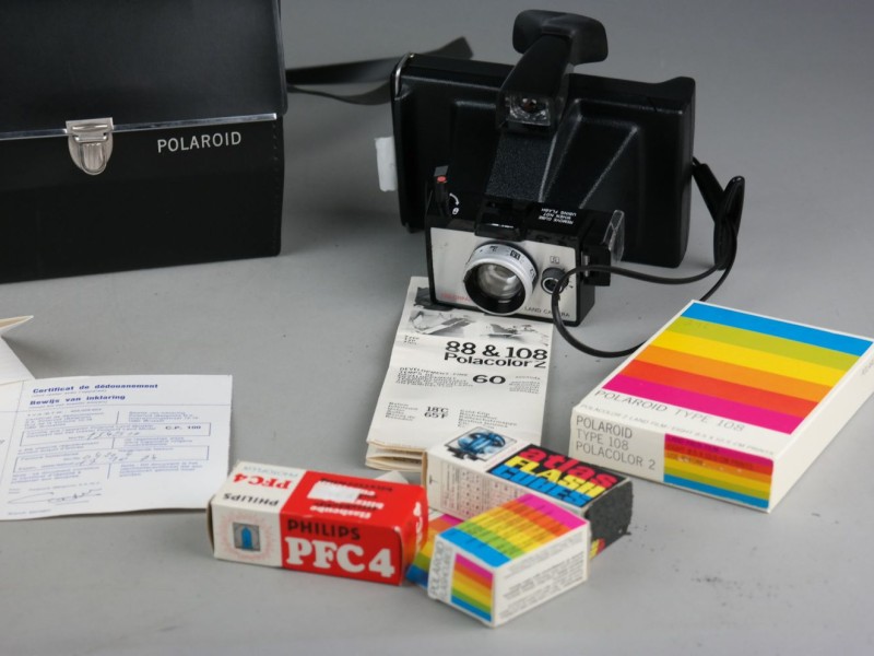 Polaroid Land Camera + ongeopende type 108 films.