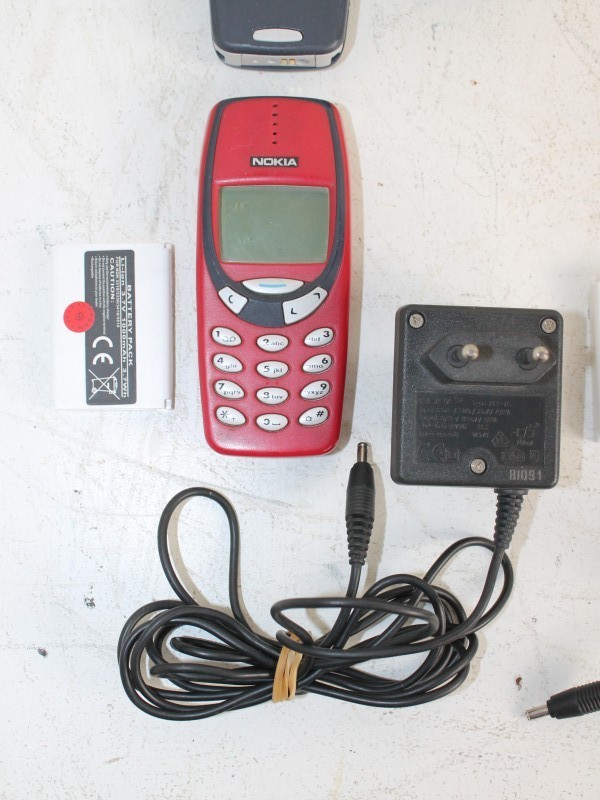 4 x Nokia 3310 GSM