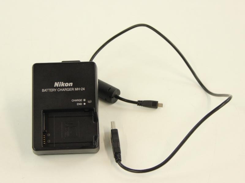 Nikon D3400 Met nikkor AFS 18 105 mm  lens + Opbergtas + Oplader MH-24