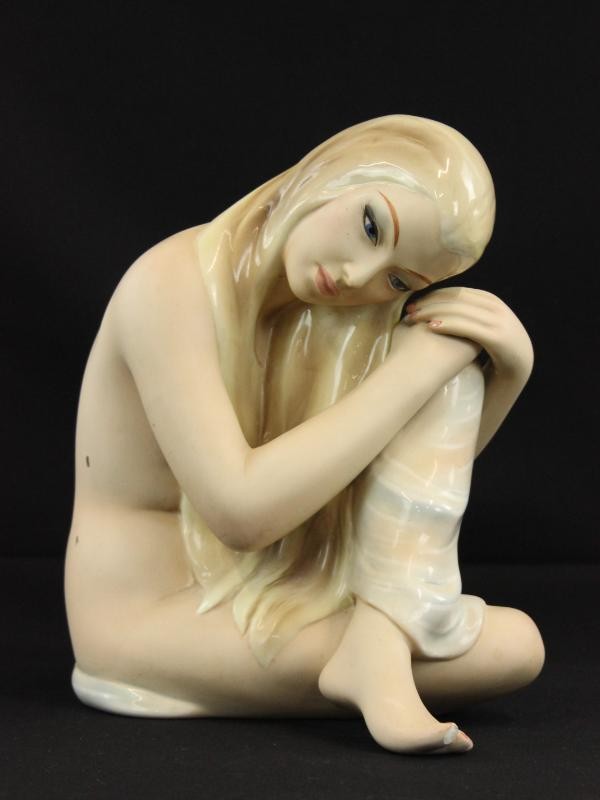 Keramische sculptuur van een mooie Italiaanse dame, gesigneerd: Ronzan