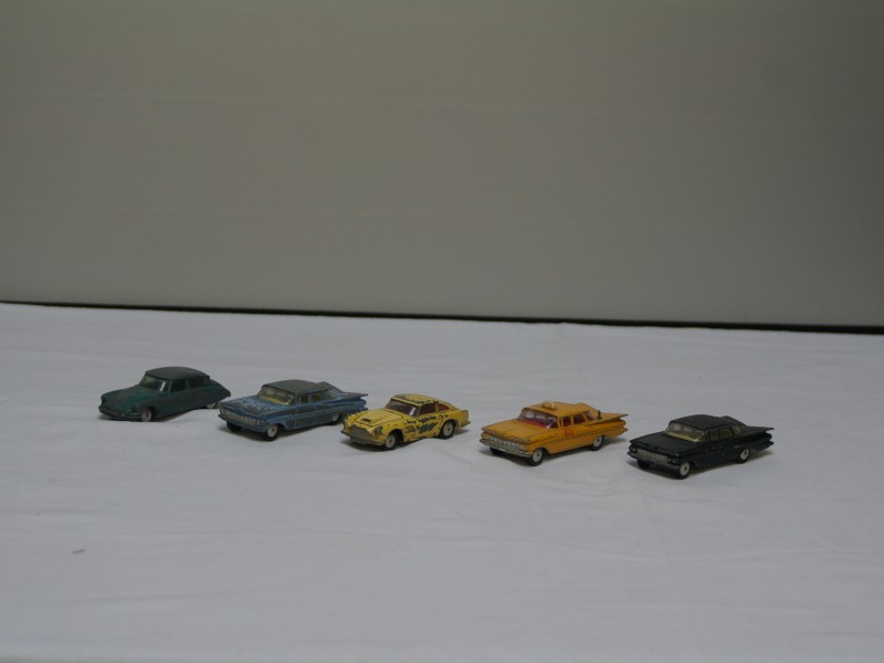 Set van 5 vintage schaalmodelautootjes van het merk "Corgi Toys" (Art. nr. 660)
