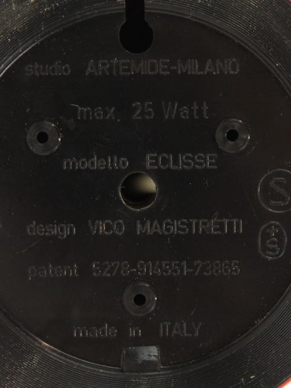 Rode Eclisse vintage tafellampje van Artemide Milano