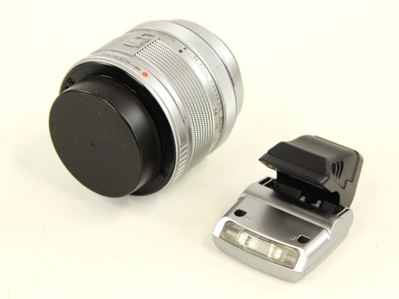 Olympus PEN E-PM2 digitale camera in zijn originele verpakking - rood kleurig