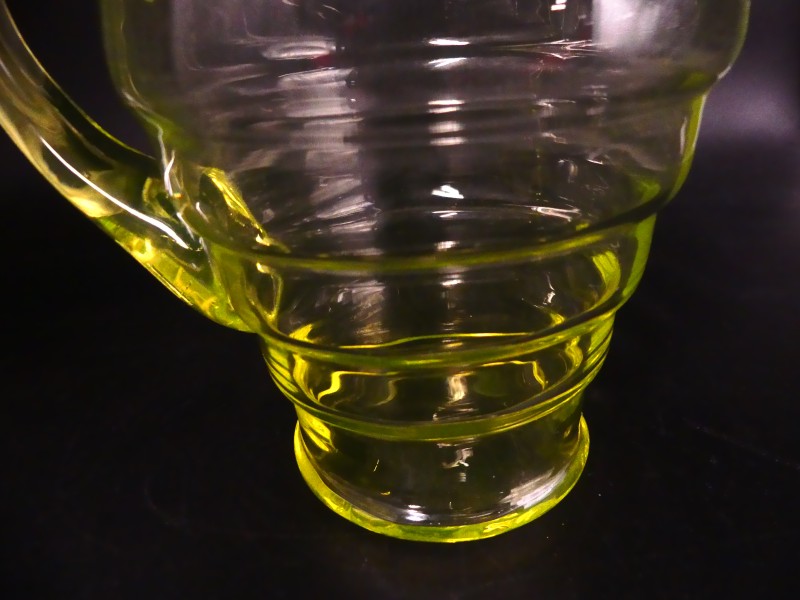 Uranium decanter (1)