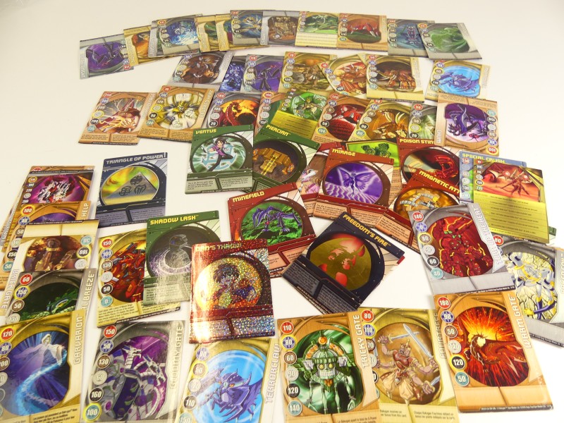 Bakugan game cards (2)