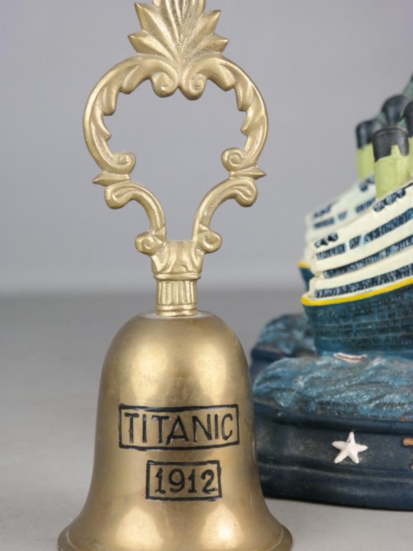 Retro memoriabila stijl Titanic