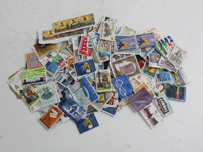 Zeer mooie verzameling postzegels in 6 blikken doosjes