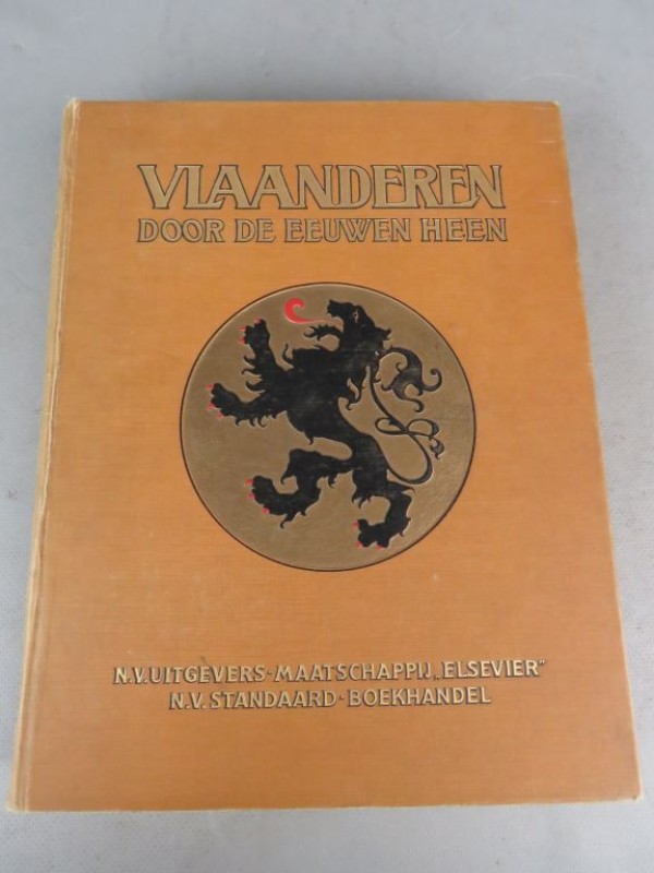 Boek - Vlaanderen door de eeuwen heen ( Deel II )