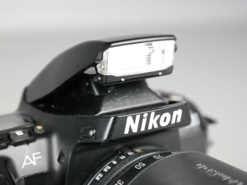 Nikon F601 met Tamron 28-200mm lens