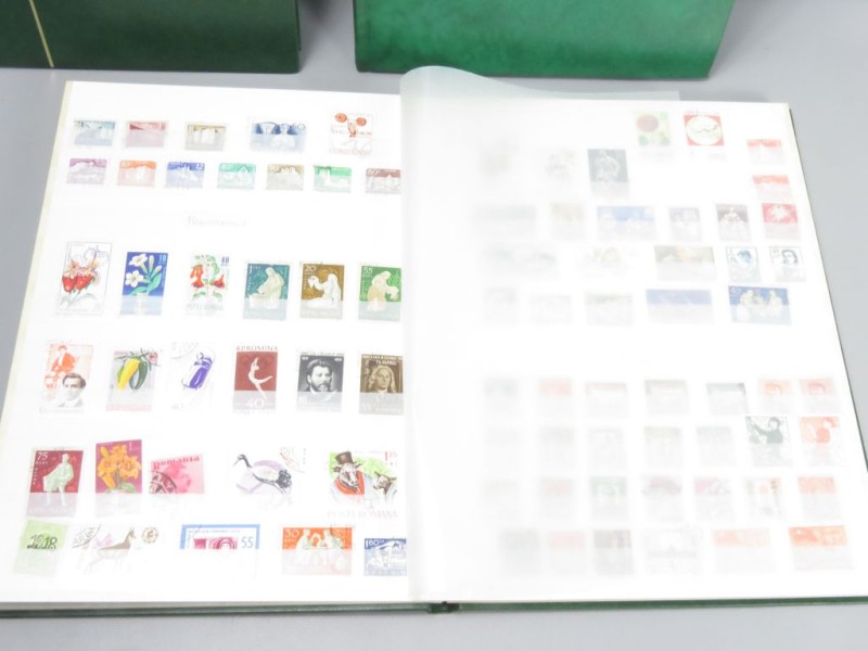 Lot van drie postzegelalbums