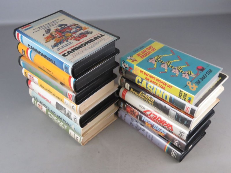 Lot van dertien vintage videobanden