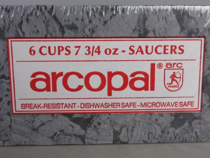 Vintage thee/koffie servies van Arcopal (NIEUW)