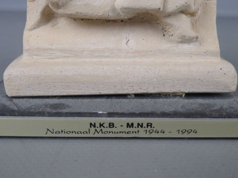 Reproductie van het Nationaal monument NKB-NMR.