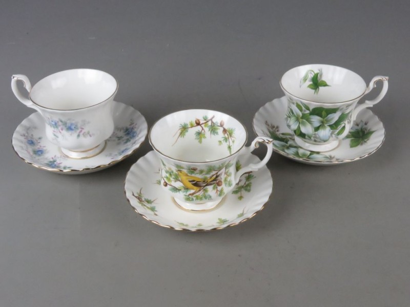 Lot van drie Royal Albert tassen