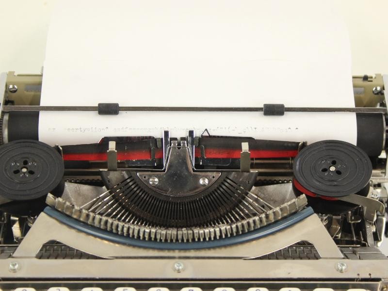 Nippo P-200 draagbare typemachine jaren 60