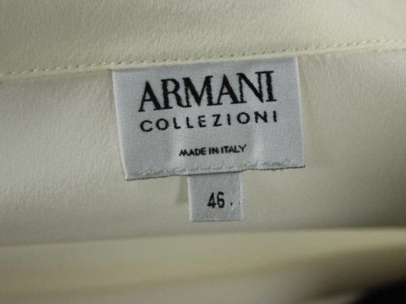Mooi zomers blousje gemerkt Armani Collezioni Italy