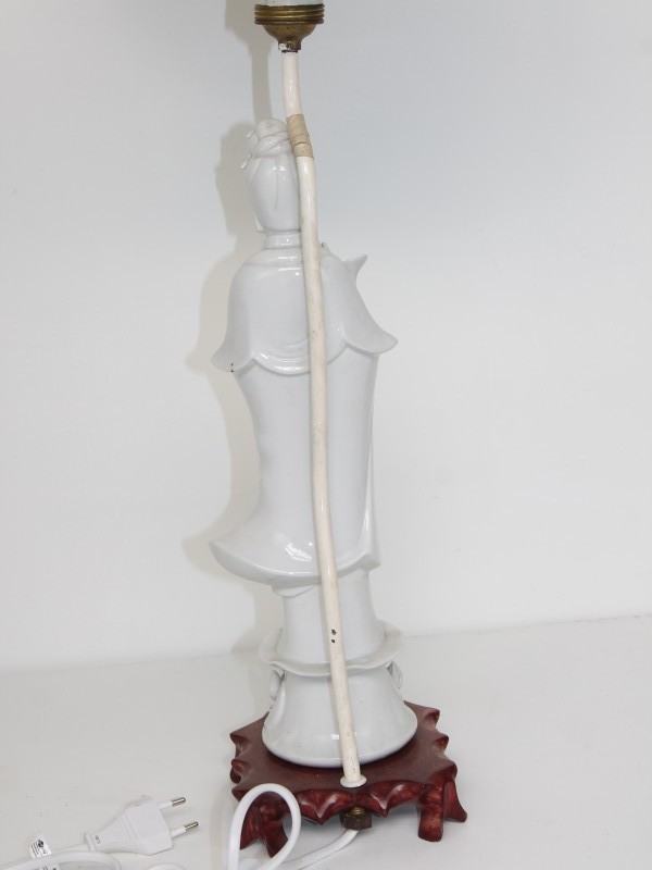 Chinese Guanyin lamp met Lotusbloem