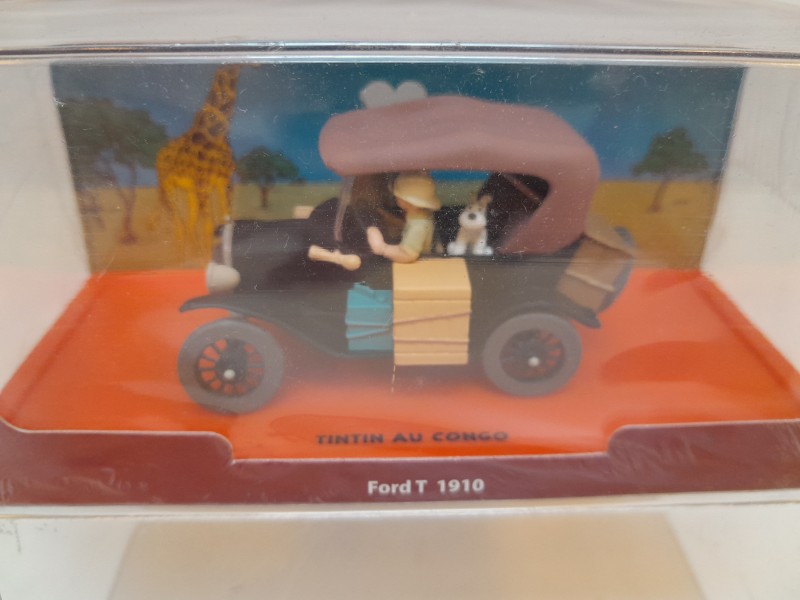 Lot van 6 miniatuur auto's en Kuifje figuurtjes