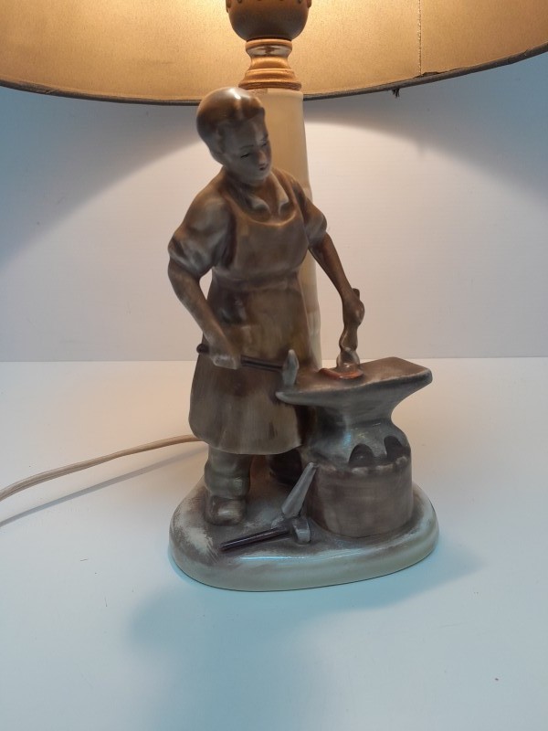 Tafellamp met porseleinen voet