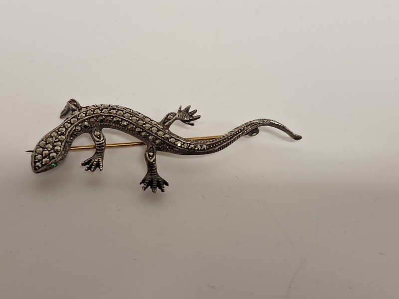 Broche zilveren salamander