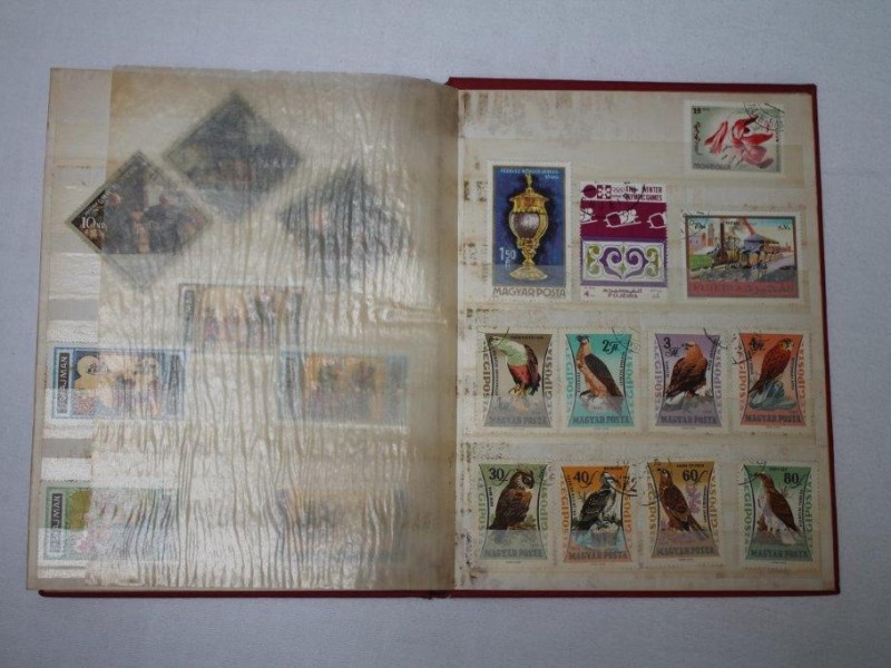 Postzegelalbum- rood (Art. 806)