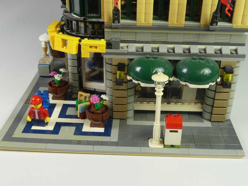 Lego Grand Emporium 10211