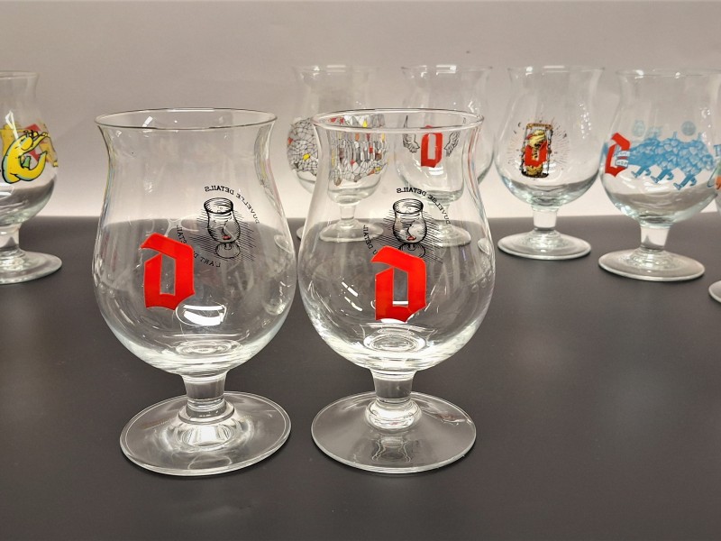 Lot van 13 Duvel art glazen