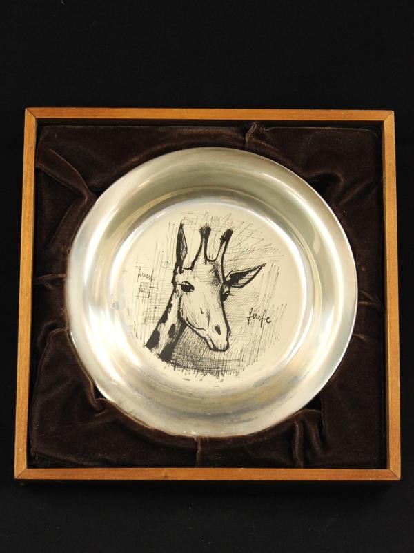 Zilveren bord met gravering 'Girafe' - Bernard Buffet (1928-1999)