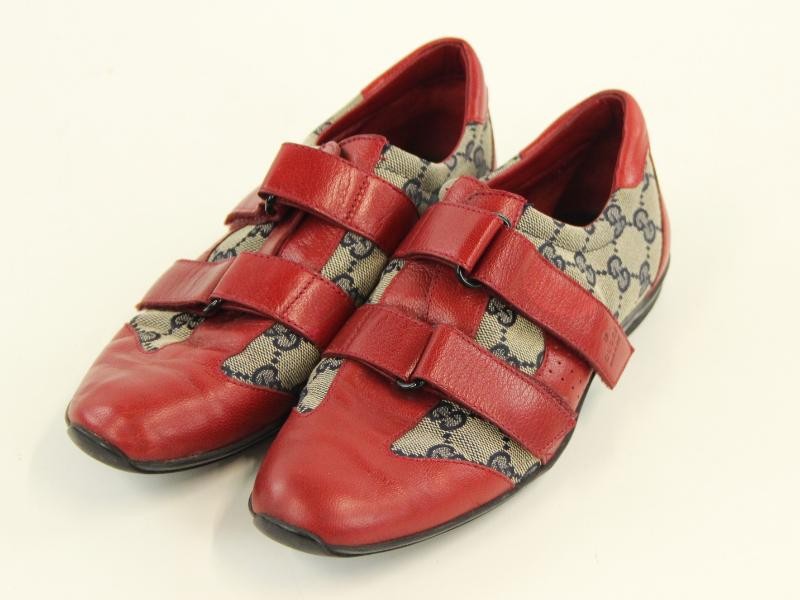 Knappe schoenen rood leder en Gucci canvas (sneakermodel), gemerkt Gucci