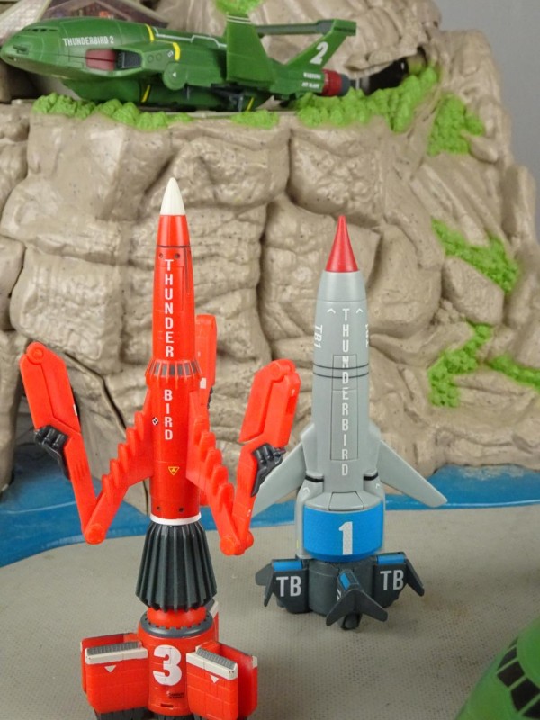 Thunderbirds grot en Thunderbirds 2 vliegtuigen 2015