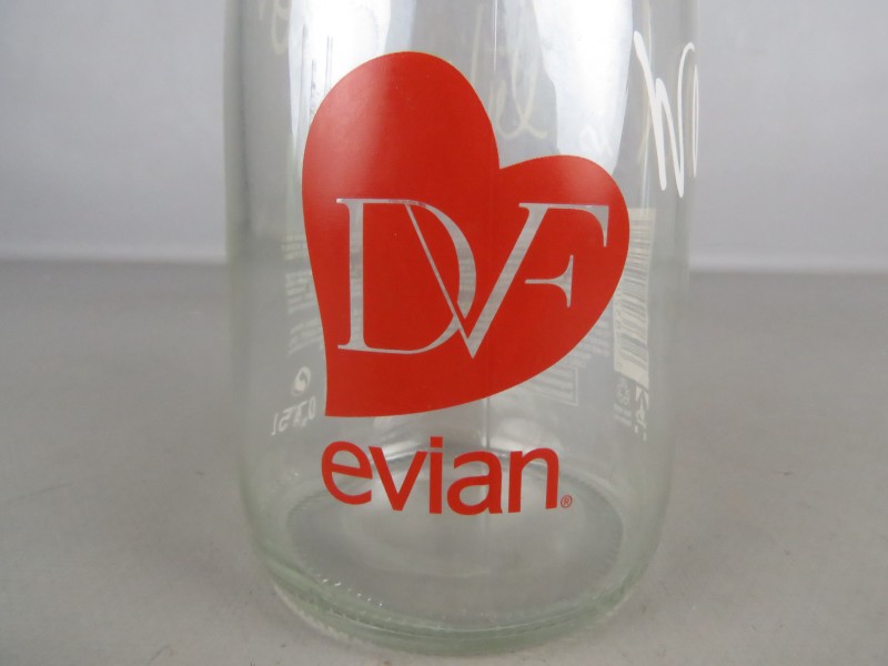 5 limited edition Evian flessen