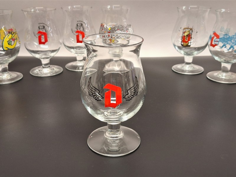 Lot van 13 Duvel art glazen