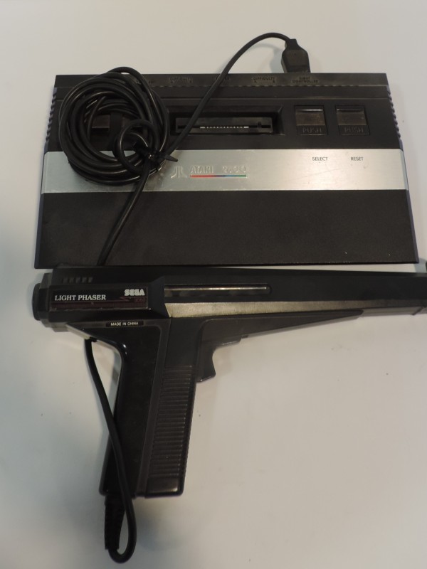 Atari console met Lichtpistool Sega