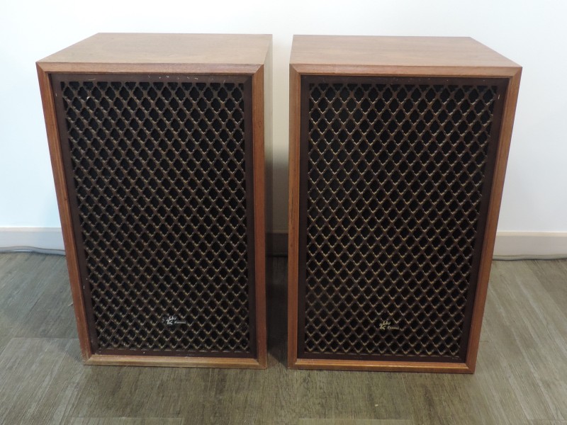 2 vintage speakers Sansui