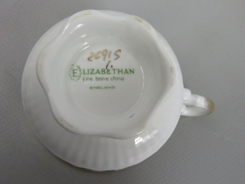 2 tassen en bordjes Elizabethan
