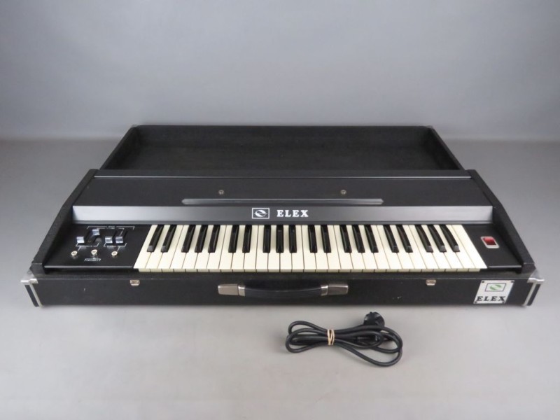 ELEX K4 String synthesizer