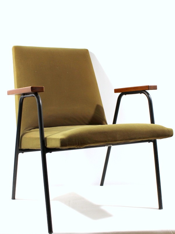 Pierre Guariche armchair by Meurop