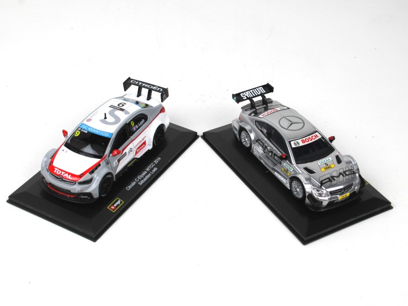 Set van 2 Bburago modelrace-auto's
