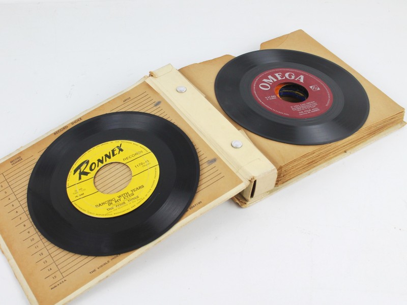 Vintage Record Album voor 15 Singles