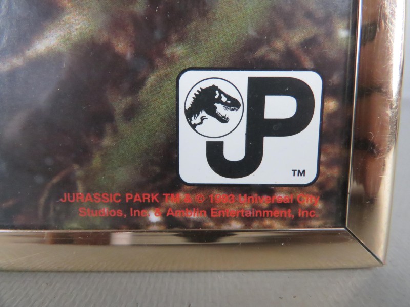 2 posters Jurassic Park in metalen kader achter glas