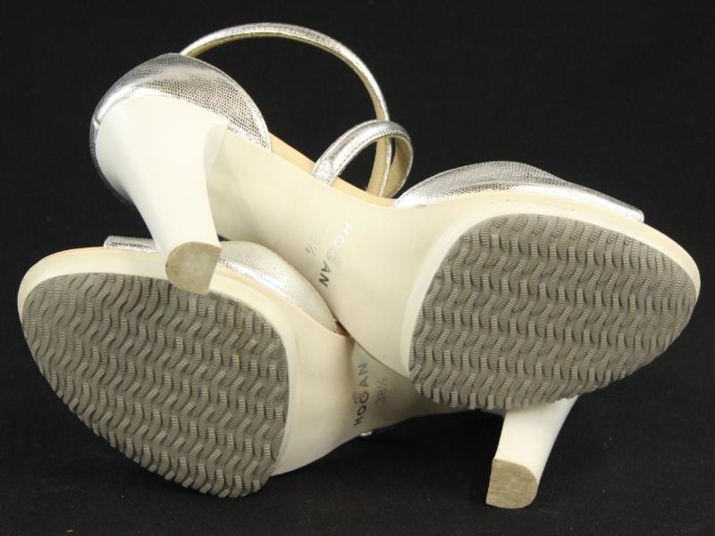 Knappe zilverkleurige sandalen met hak, gemerkt Hogan